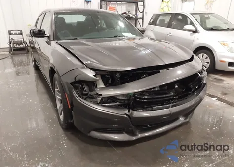 2015 Dodge Charger Sxt z USA, uszkodzony, nr VIN 2C3CDXHG1FH881117